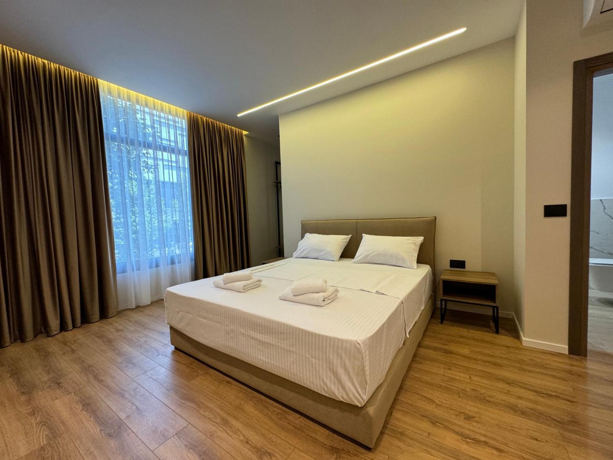 Andi Downtown Deluxe * Vlorë