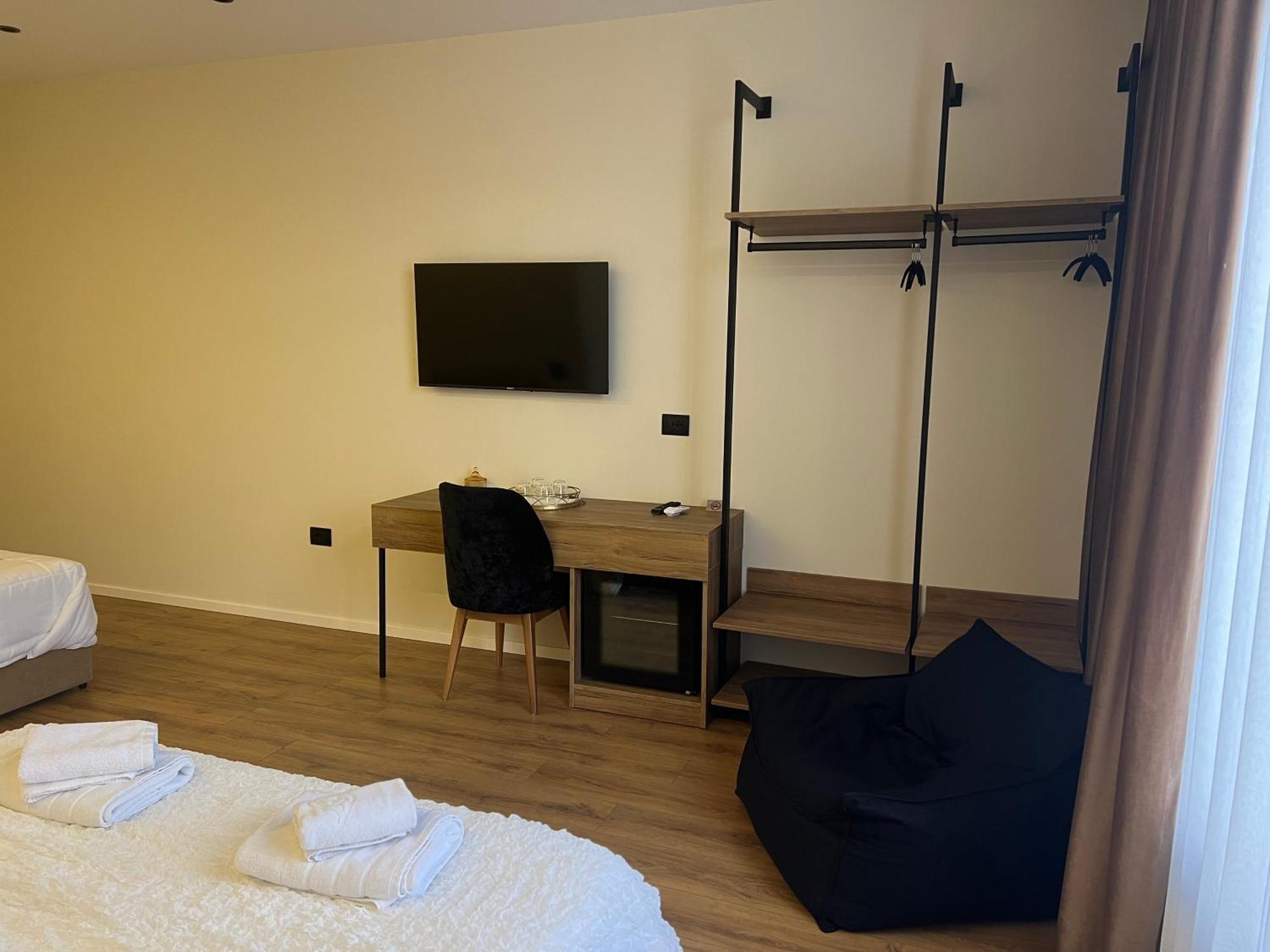 Andi Downtown Deluxe Hotel Vlorë