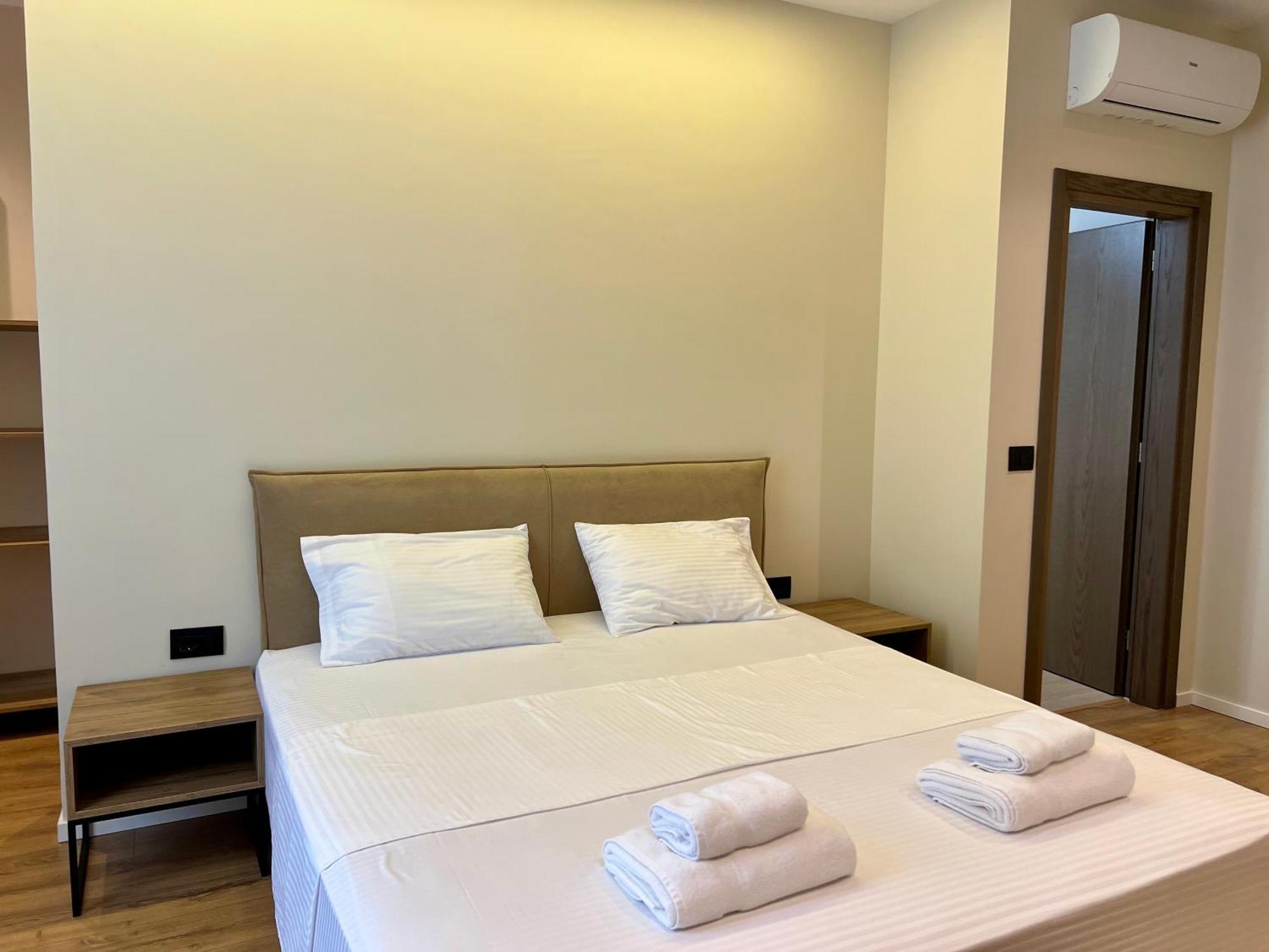 Andi Downtown Deluxe * Vlorë